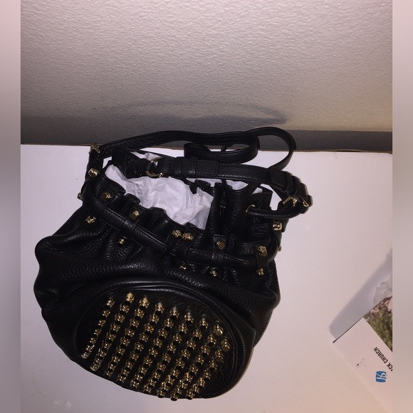 Alexander Wang Diego Bucket Bag. - Picture 4 of 10